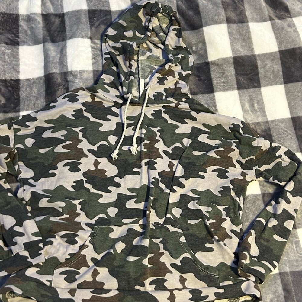 Camo sweatshirt